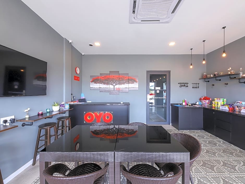 SUPER OYO 1145 Lea Guest House & Cafe