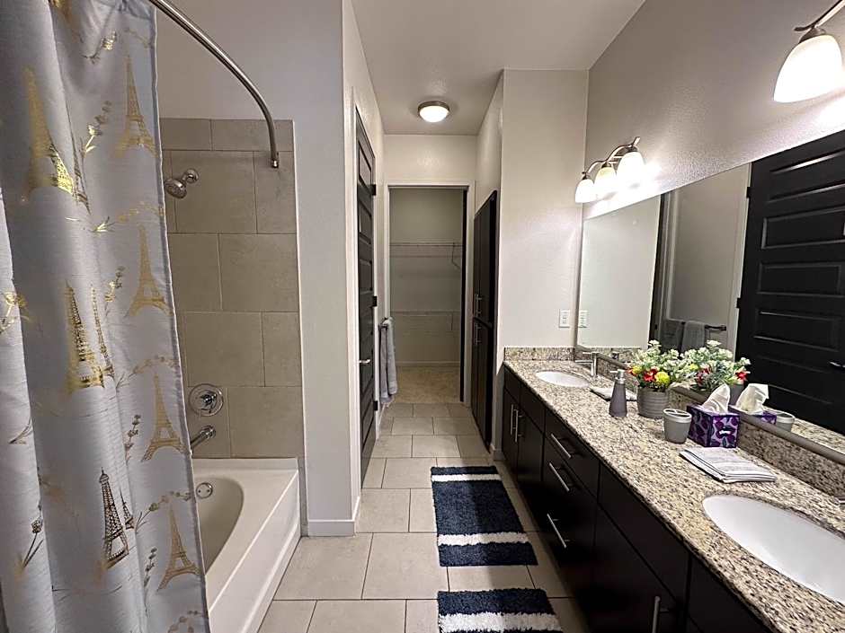 Luxury furnished & Designed 2 Bedroom Part Hotel in Woodland Hills