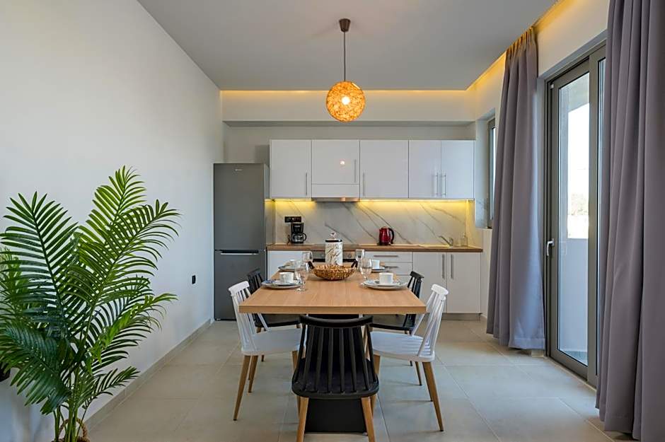 Aegean Breeze Luxury Apartments next to the sea