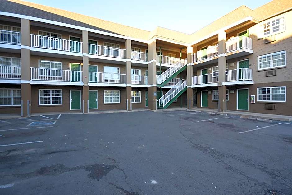 HomeTowne Studios Denver - Lakewood West