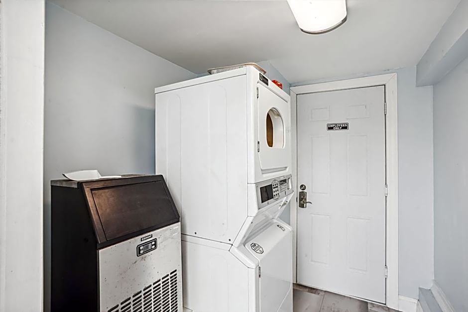 Upham Beach Inn - #2 Studio