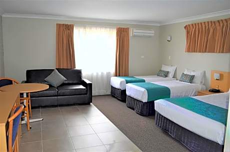 Deluxe Family Room