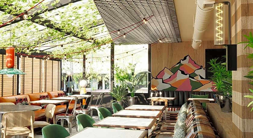 Moxy Annecy