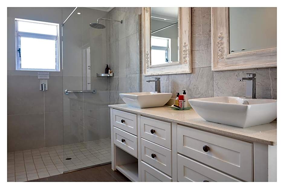 66 On Monzali 4 Star Luxury Guesthouse