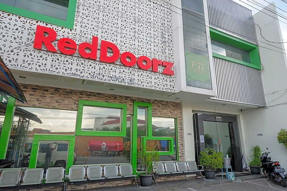 Family Budget Hotels F77 by Reddoorz