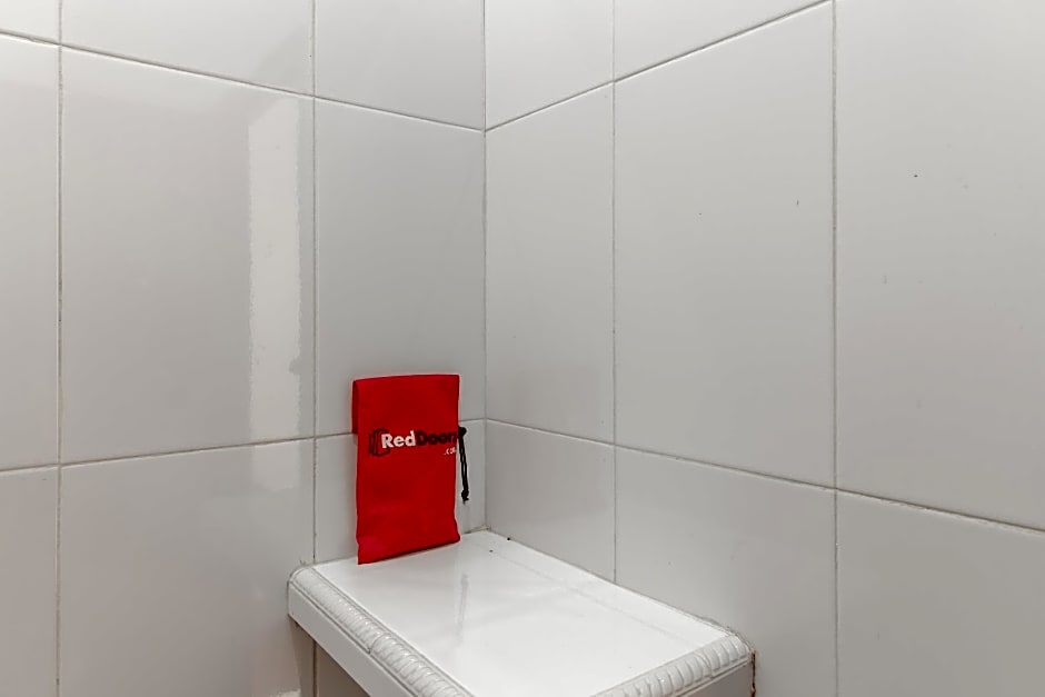 KoolKost Syariah near Ayani Mega Mall Pontianak