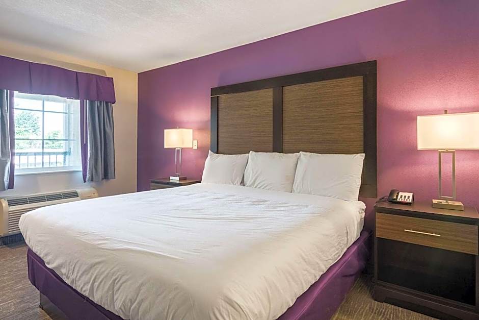 Econo Lodge Inn & Suites North Little Rock