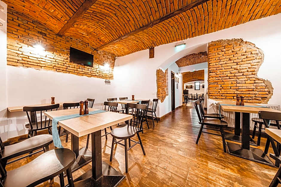 CASA CHITIC - HOTEL & RESTAURANT- Str Nicolae Balcescu 13