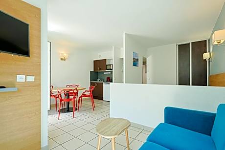 One-Bedroom Apartment (3 Adults)