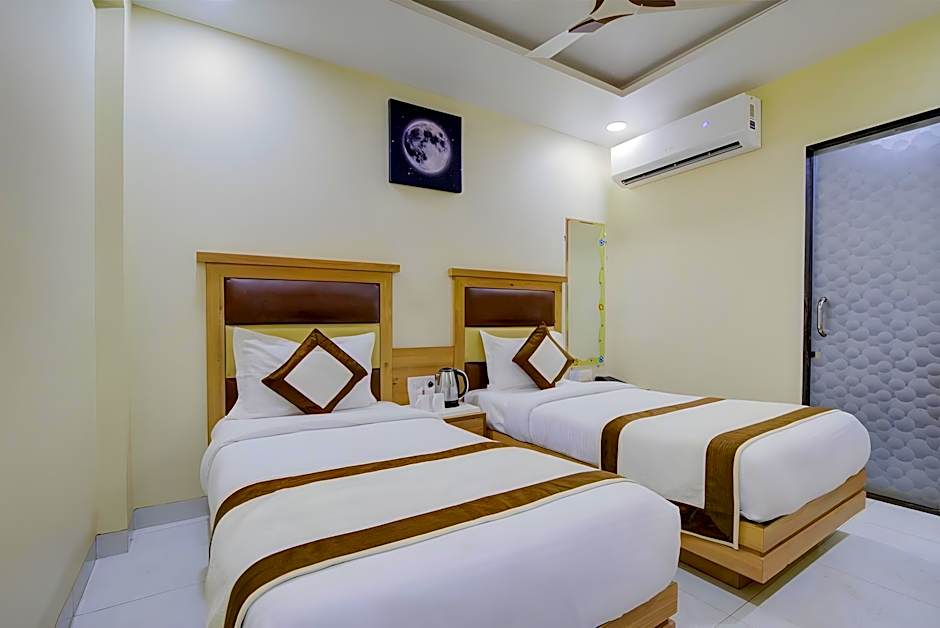 Hotel Amar International