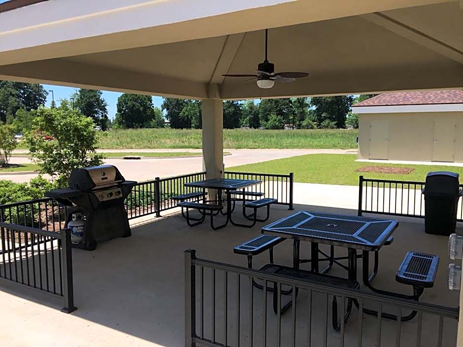 Suburban Studios Donaldsonville - Gonzales