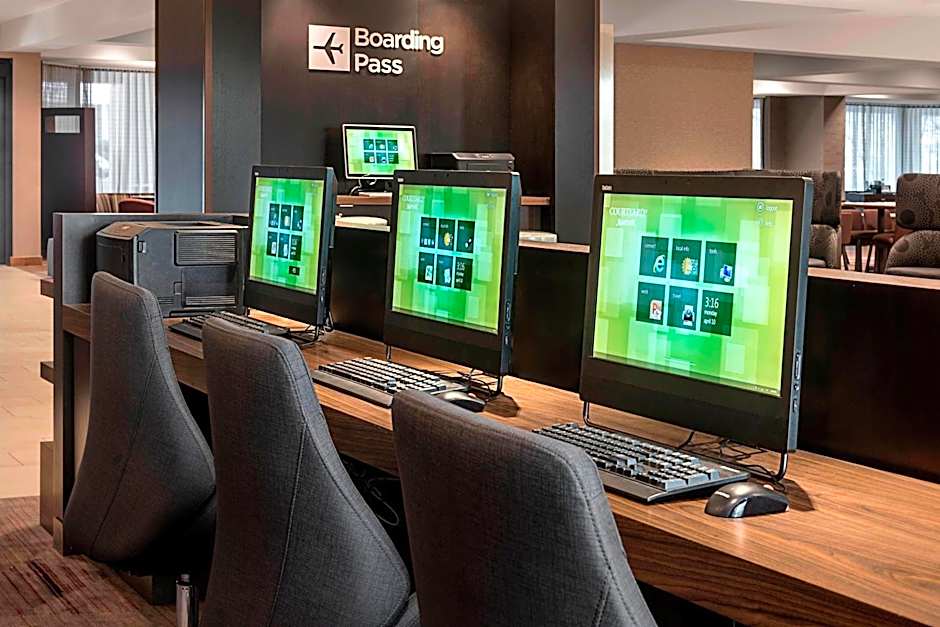 Courtyard by Marriott Jersey City Newport