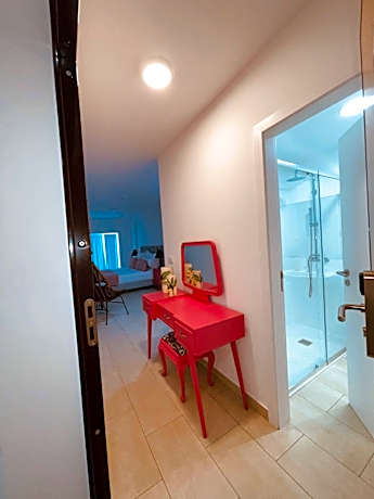 Studio (2 Adults)