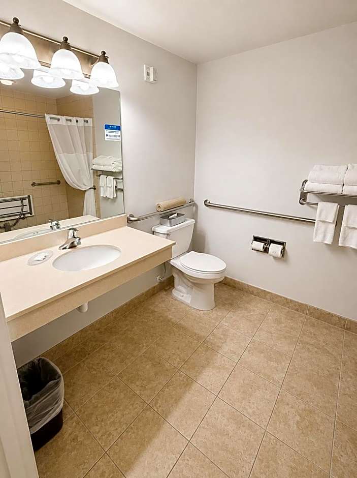 Quality Inn & Suites Sequim at Olympic National Park