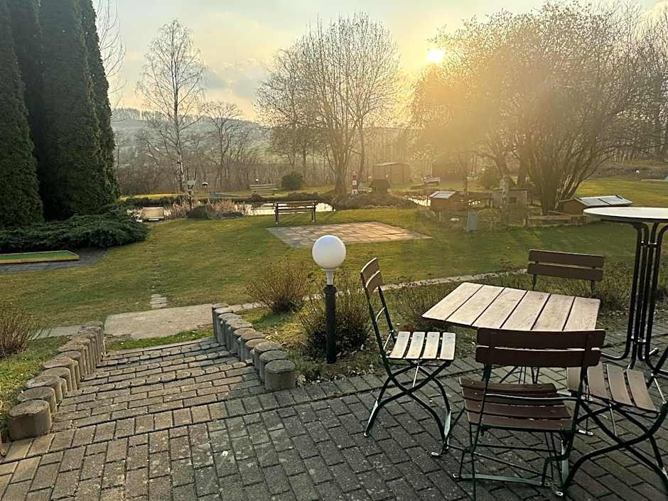 Hotel am Lärchenberg I Frühstück, WLAN, Parkplatz
