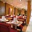 Westside Arc De Triomphe Hotel