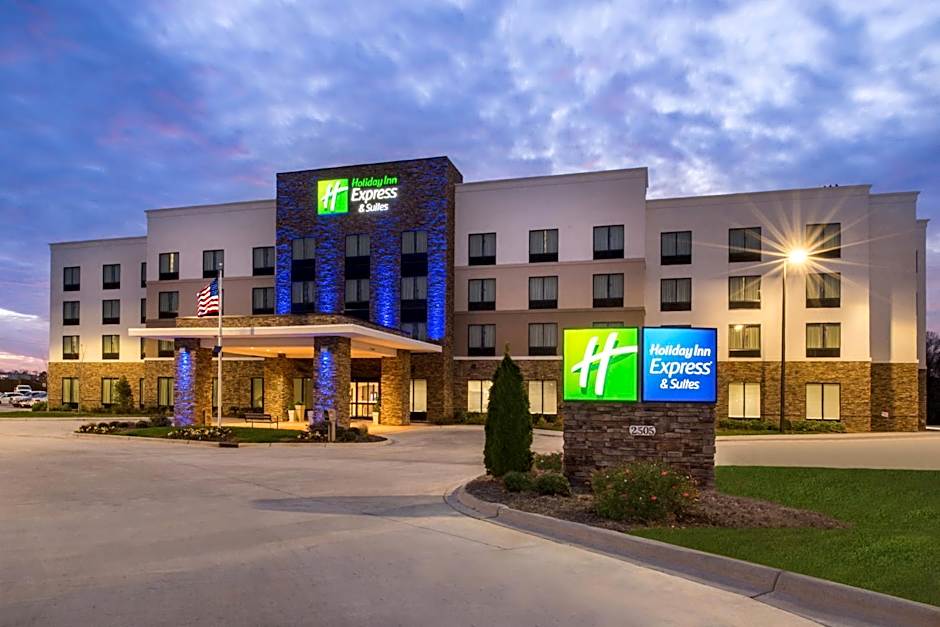 Holiday Inn Express & Suites Monroe By IHG