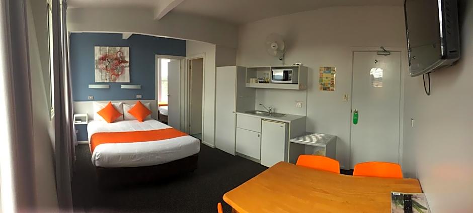 Waterfront Lodge Motel