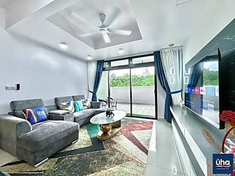 Three-Bedroom Apartment with Balcony