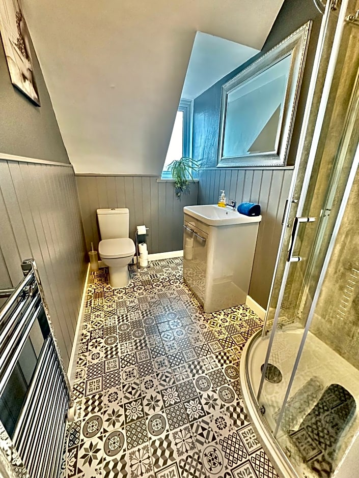 Lemur Lodge - Boutique Apartments - Short Stroll to The Beach