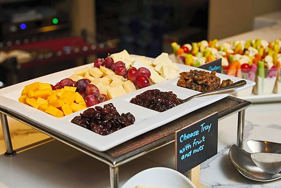 Renaissance Chicago O'Hare Suites Hotel