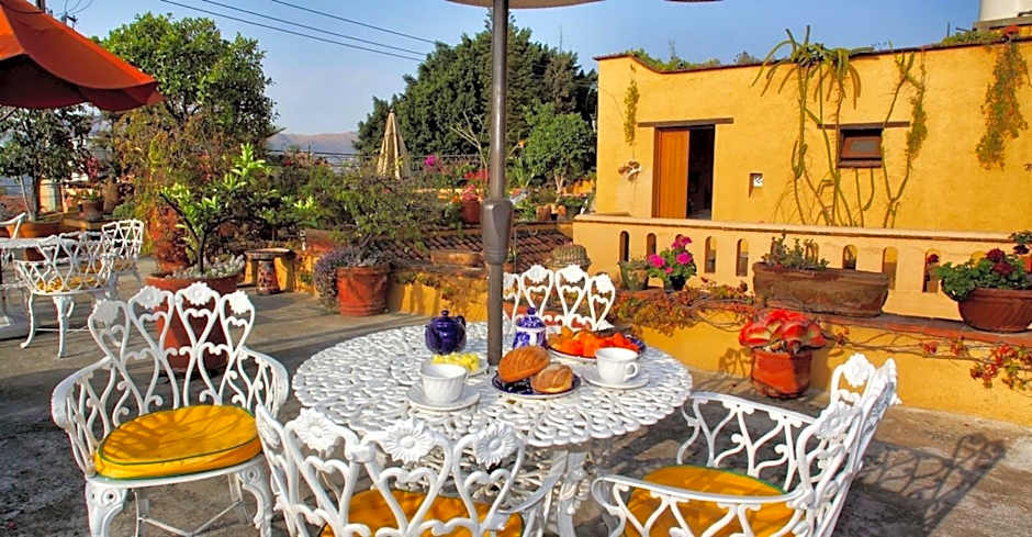Hotel Azucena