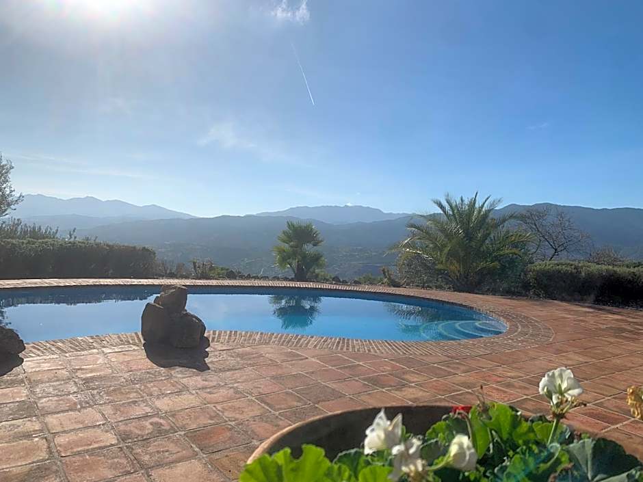 Super cosy house with private pool and amazing view