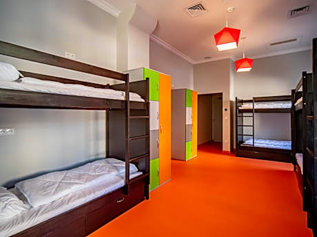 Bed in 8-Bed Mixed Dormitory Room