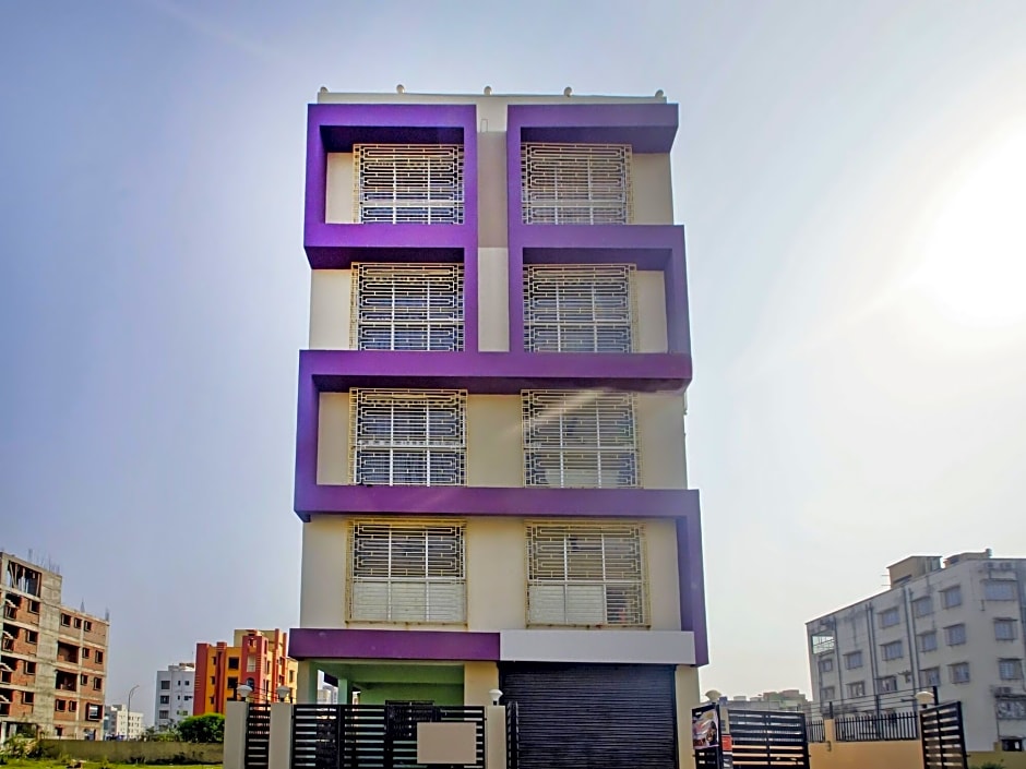 8125 near DLF IT Park