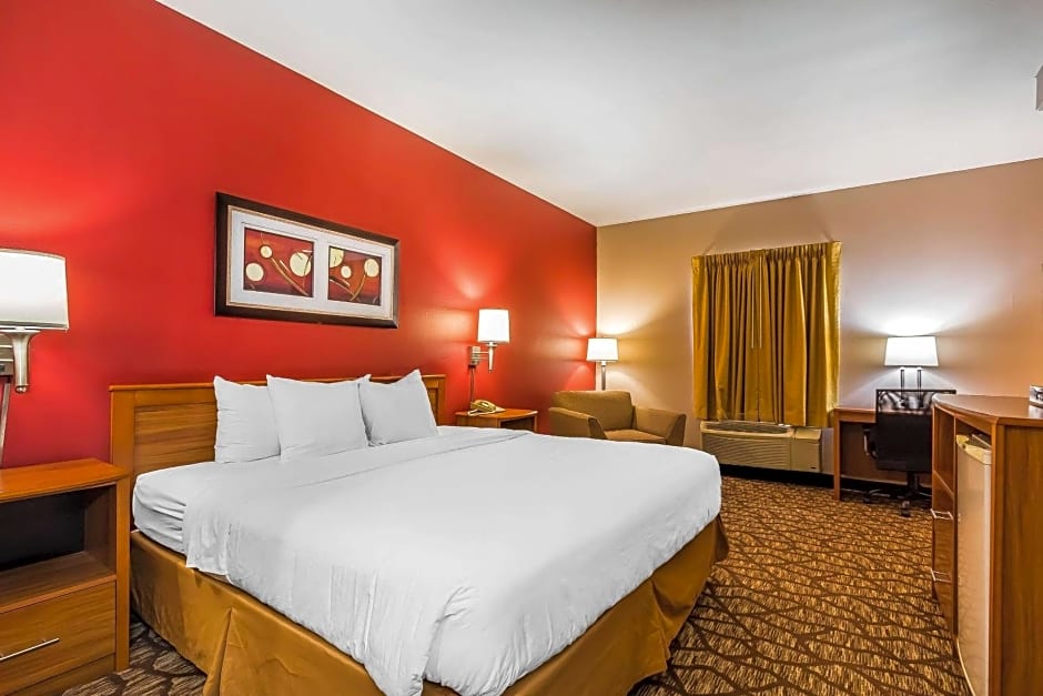 Quality Inn & Suites Chesterfield Village