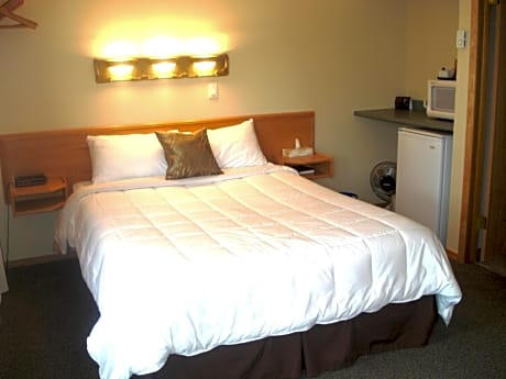 Single Room - No Air Conditioning