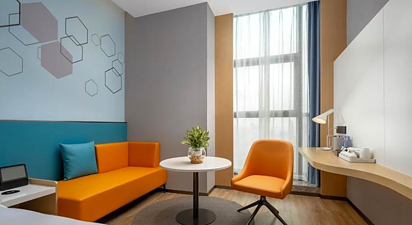 Days Inn by Wyndham Zhuhai Gongbei Port