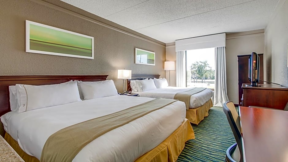 Holiday Inn Express Hotel & Suites Midlothian Turnpike, an IHG Hotel