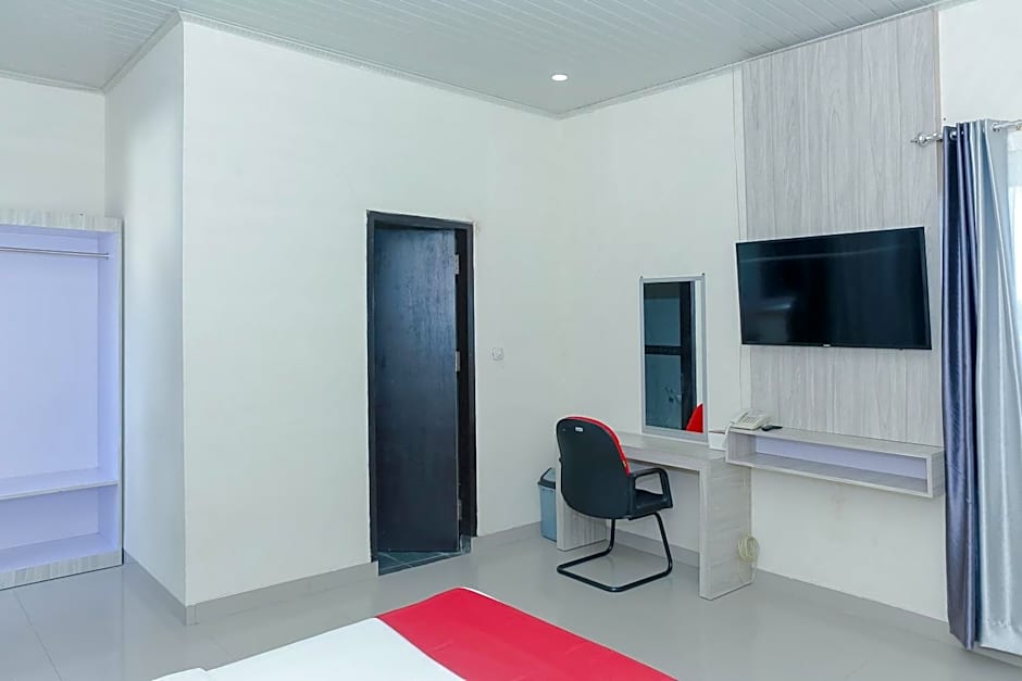 RedDoorz Plus at GNG Hotel El Tari Airport Kupang