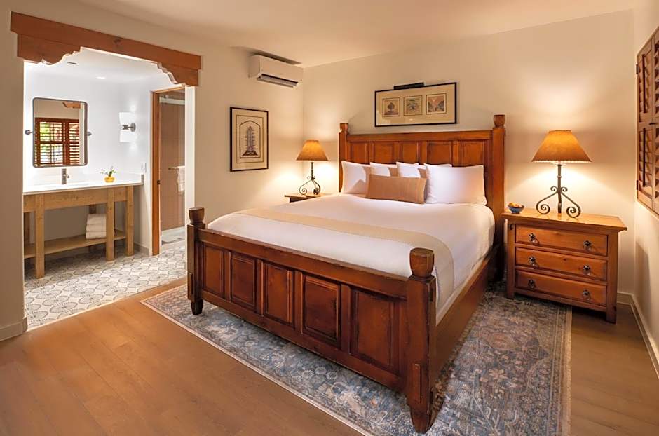 Pinon Court by La Fonda