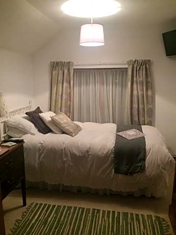 Single Room with Private External Bathroom