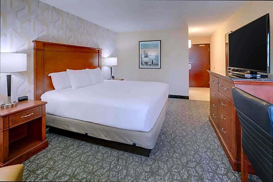 DRURY INN & SUITES CHARLOTTE UNIVERSITY PLACE