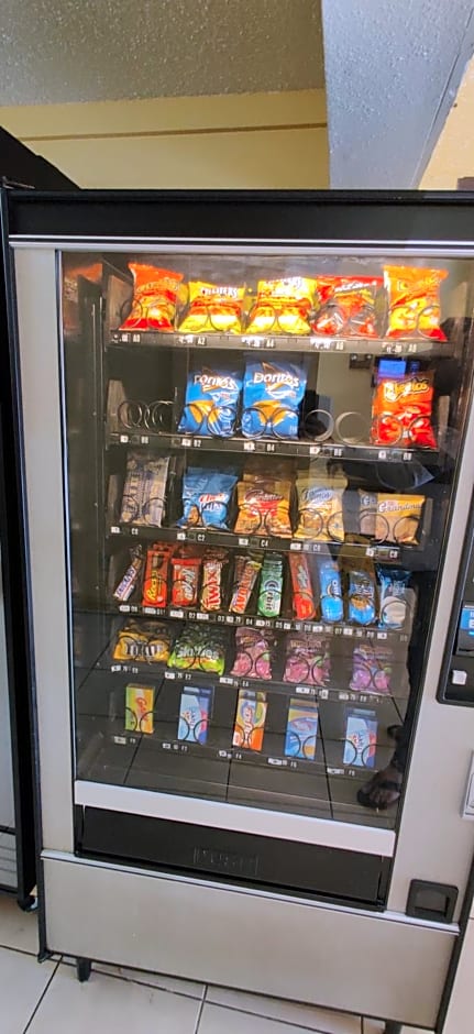 Super 8 by Wyndham Champaign
