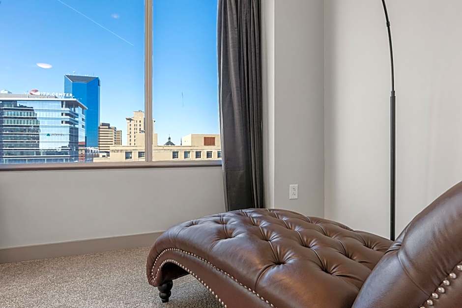 175 LEX - Walkable Downtown Lexington & Rupp Arena - Full Condos