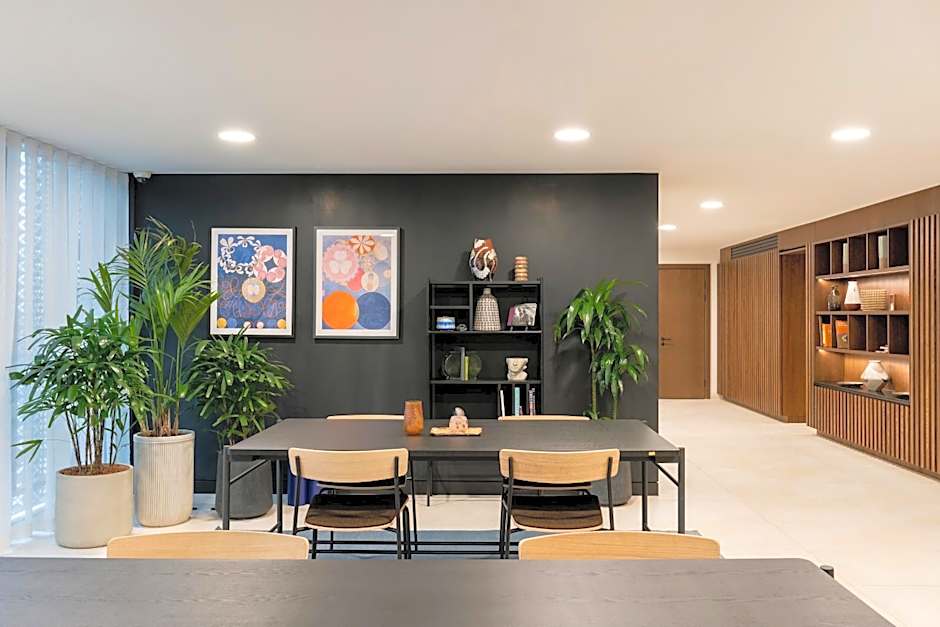 Cove Landmark Pinnacle