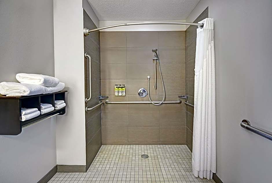 Holiday Inn Express Marshall By IHG