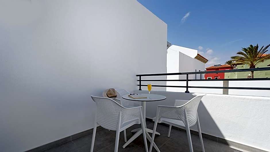 Broncemar Beach Suites