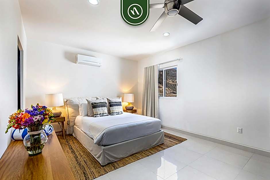 Brand New 3 BR Penthouse - Oceanview Rooftop Pool