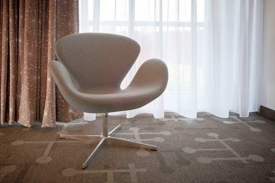 Howard Johnson Hotel by Wyndham Toms River