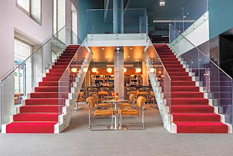 Cenica Porto Hotel, Curio Collection by Hilton