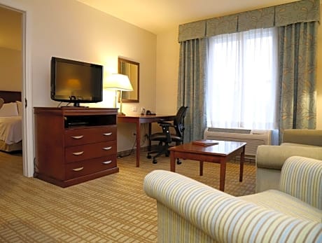 2 Queen Hearing Accessible Suite Non-Smoking