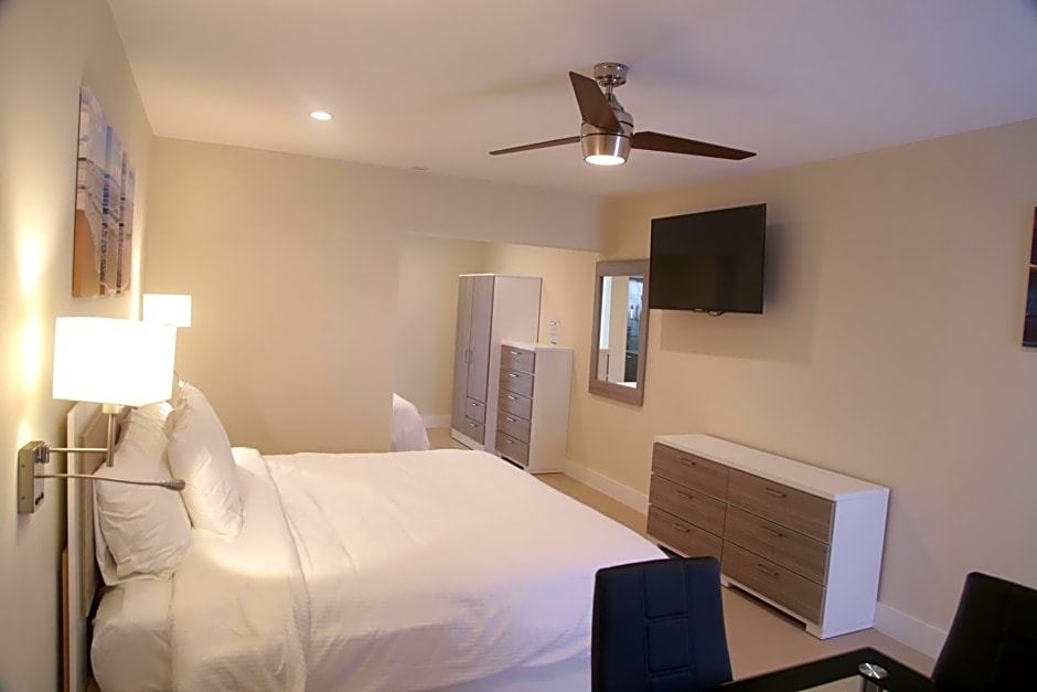 Diane Oceanfront Suites