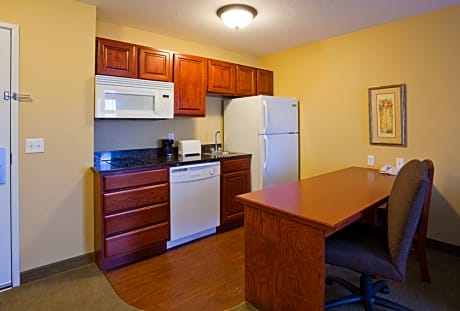 Two Bedroom Queen Accessible NS