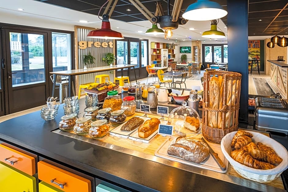 greet hotel restaurant Angouleme Ouest