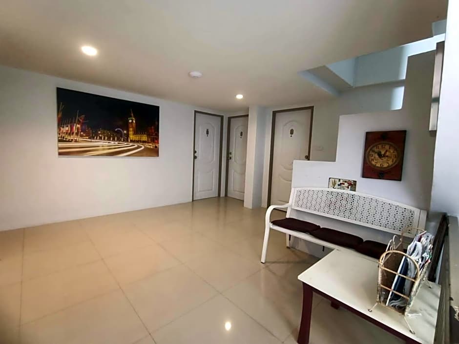 Chic Hotel Suratthani